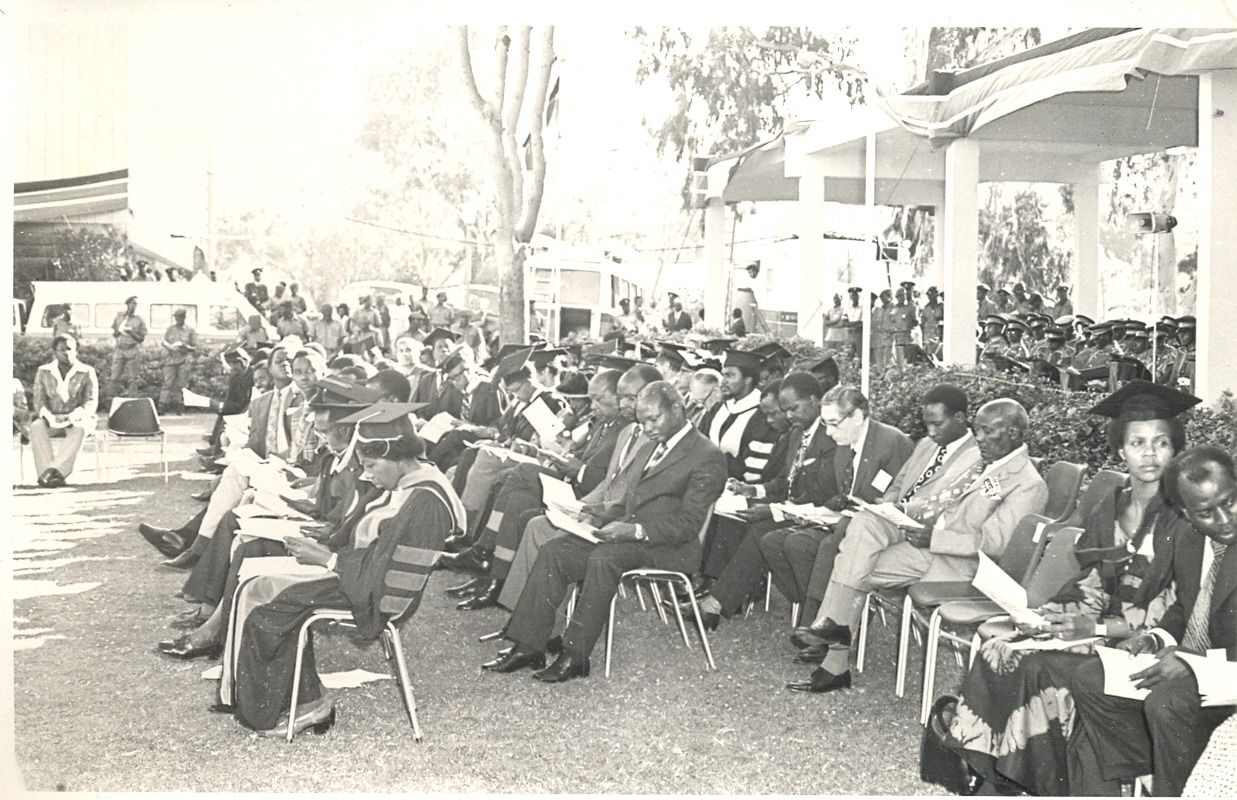 Congregation of Graduants at UoN Graduation Square, 1975