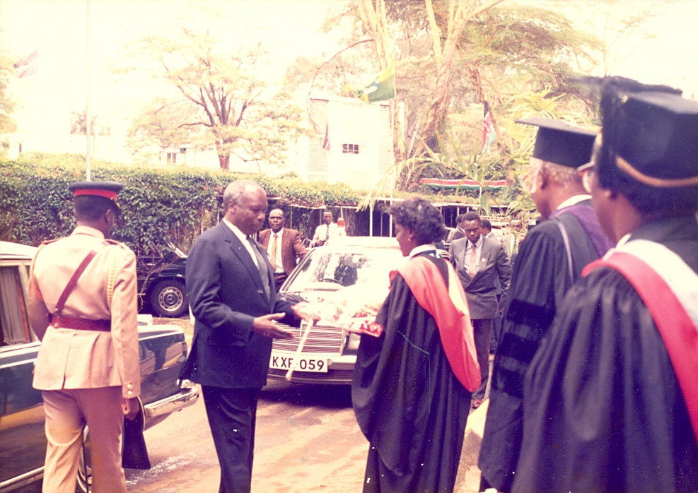 H.E. Daniel Moi Arriving at UoN 1987 Graduation